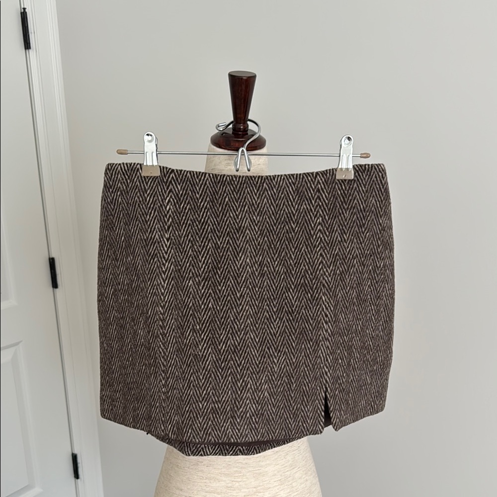 ASTR the label - Classic Herringbone Mini Skirt in Brown